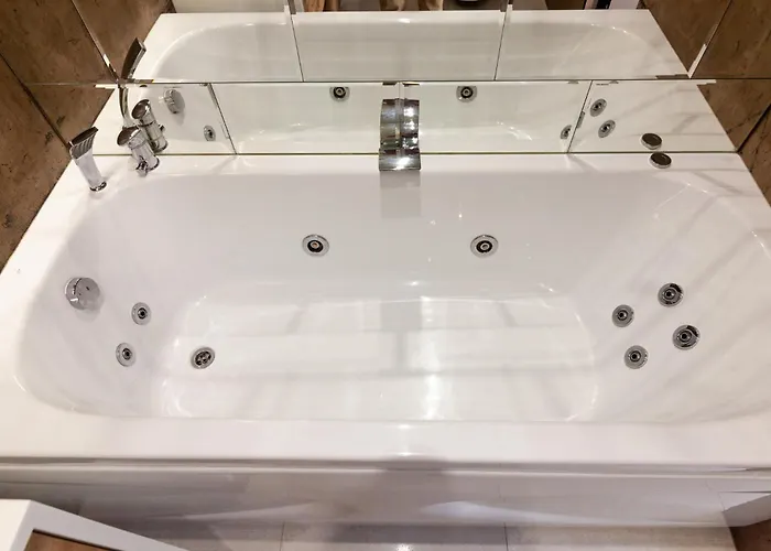 Leogrand Jacuzzi On Krakivska 26 * Lviv